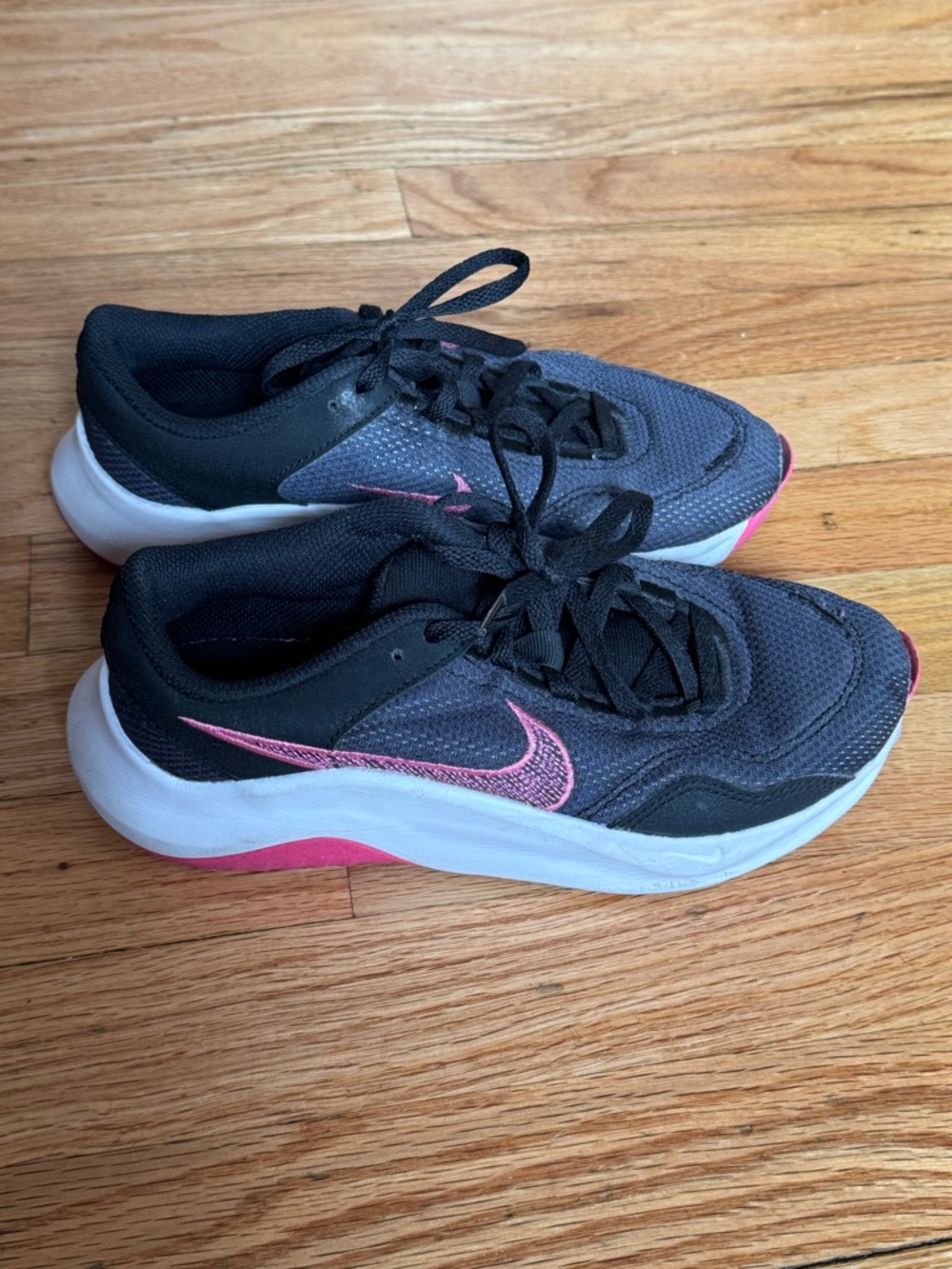 Nike girls sneakers 6y